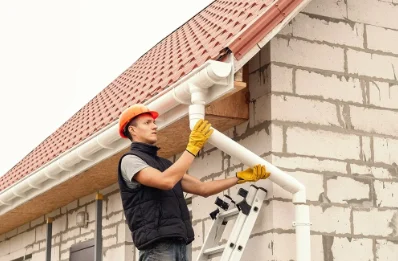 Pose et remplacement de gouttières à Brède